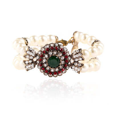 Luxury pearl bracelet featuring alloy materials with intricate gemstone detailing, perfect for elegant occasions.